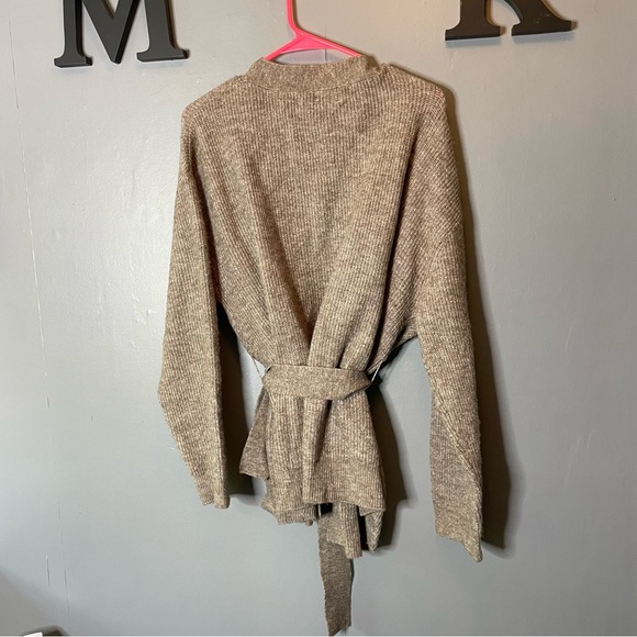 H&M Cozy Brown Knit Cardigan Sweater size medium - Picture 4 of 6